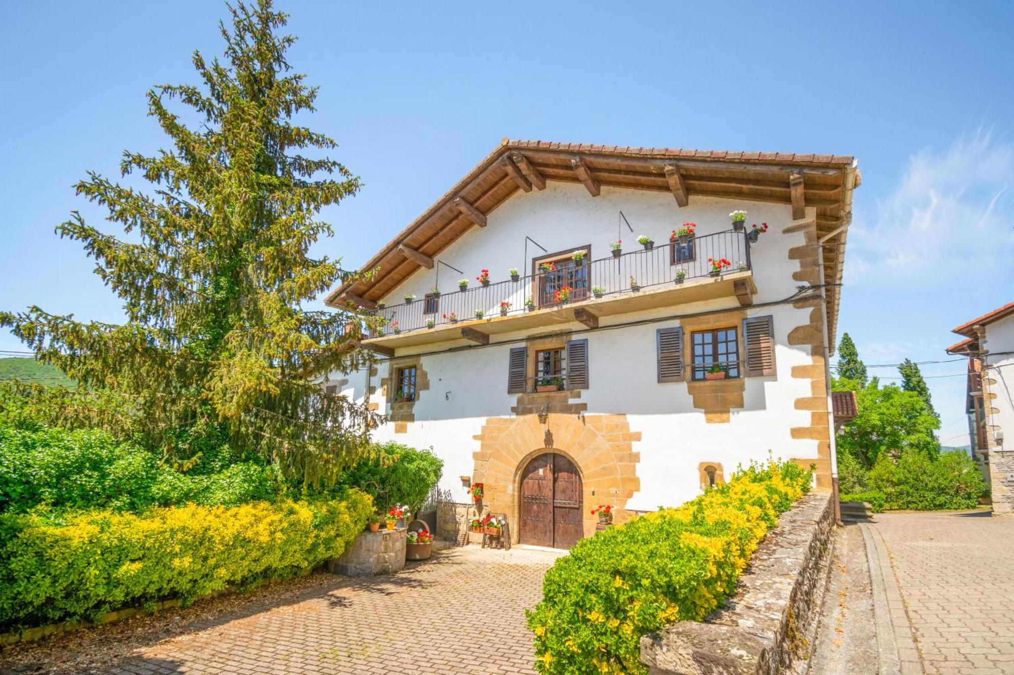 Casa Rural Arotzenia, Hogar Rustico En Pleno Valle De La Ulzama Lizaso Екстер'єр фото